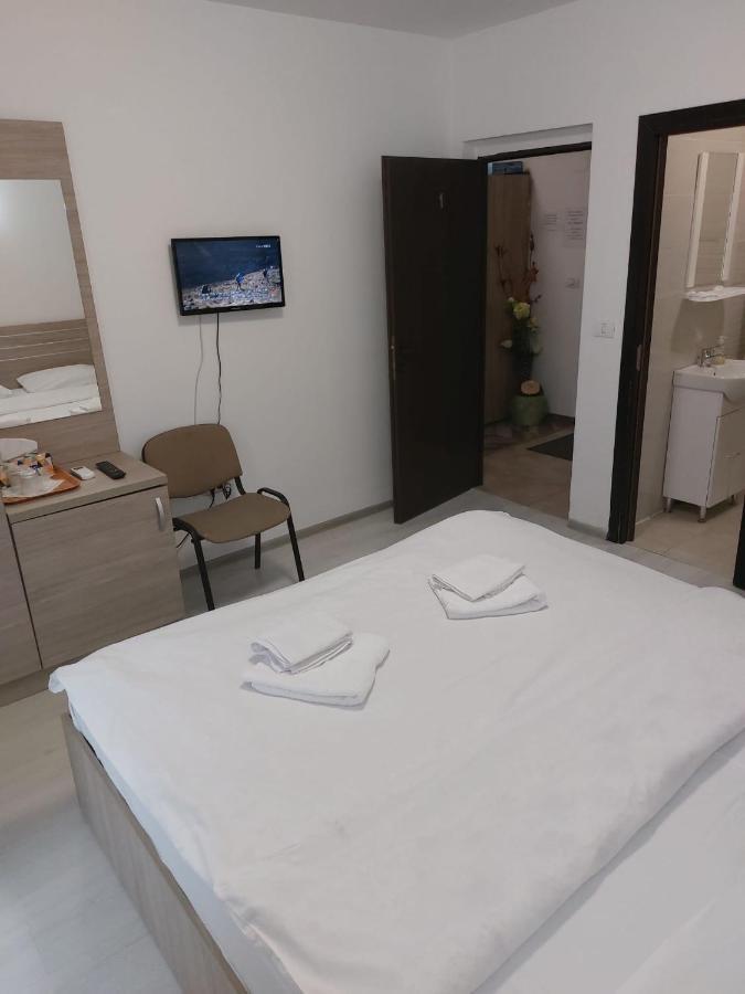 Hotel Babilon Бухарест Экстерьер фото