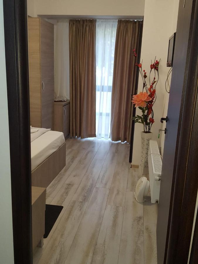 Hotel Babilon Бухарест Экстерьер фото