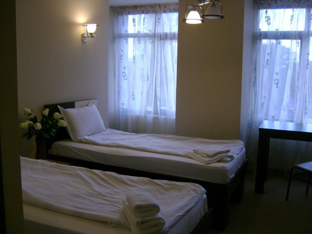 Hotel Babilon Бухарест Экстерьер фото